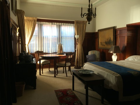 Eastern Beach Art House - Accommodation 4U 1