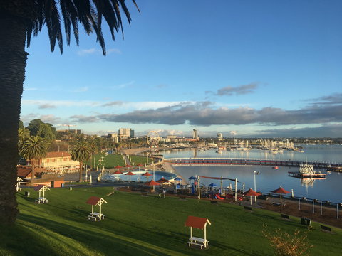 Eastern Beach Art House - Accommodation 4U 8