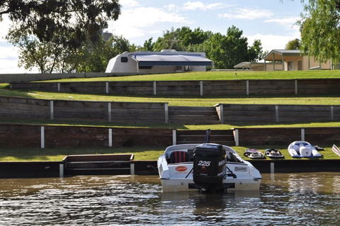 Euston Riverfront Caravan Park And Cafe - Accommodation 4U 2