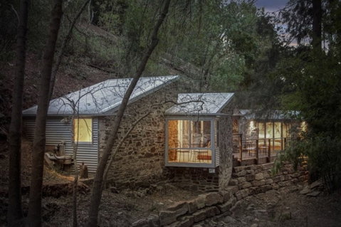 Foothills Retreat - Accommodation 4U 0