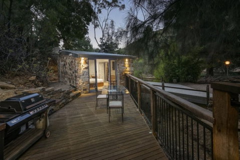 Foothills Retreat - Accommodation 4U 5