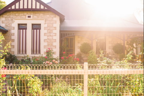 Hamilton House Bed And Breakfast - Accommodation 4U 0