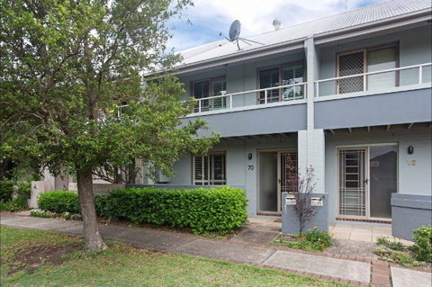 Honeysuckle Townhouses - Accommodation 4U 0