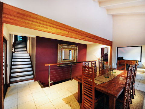 Mcauleys Beach House - Accommodation 4U 1
