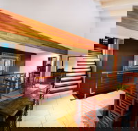 Mcauleys Beach House - Accommodation 4U