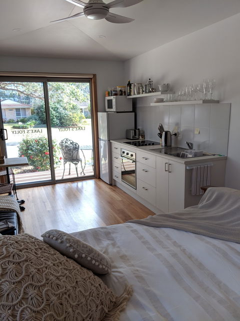 Lake's Folly Studio - Accommodation 4U 0