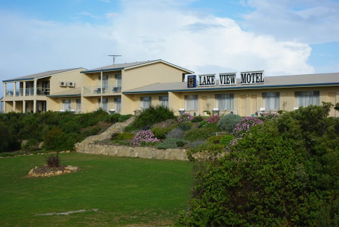 Lake View Apartments - Accommodation 4U 0