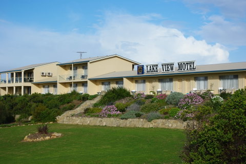 Lake View Apartments - Accommodation 4U 2