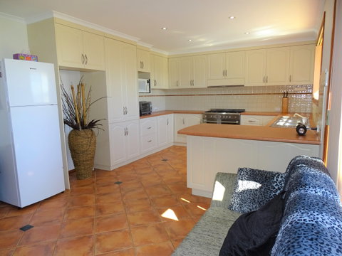 Marina Pathway - Accommodation 4U 2