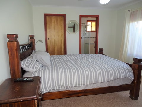 Marina Pathway - Accommodation 4U 5