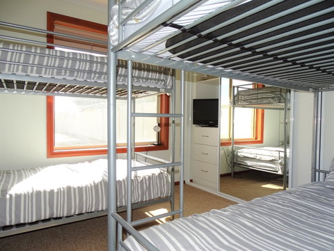 Marina Pathway - Accommodation 4U 6