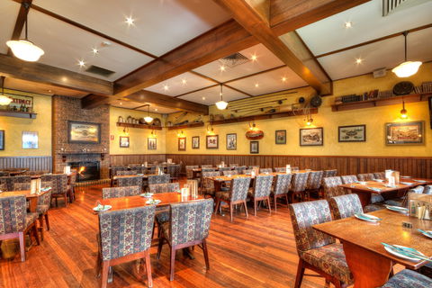 Mick O'Shea's - Accommodation 4U 7