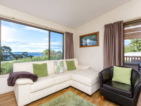 Mirramar House - Accommodation 4U 0