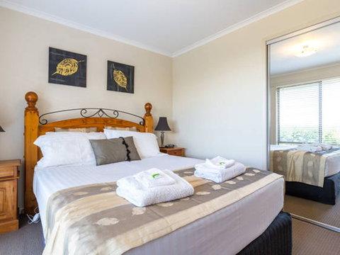 Mirramar House - Accommodation 4U 2