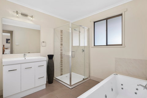 Mirramar House - Accommodation 4U 3