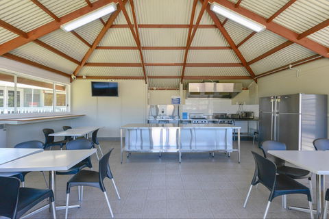 NRMA Sydney Lakeside Holiday Park - Accommodation 4U 7