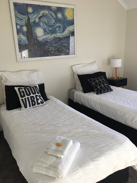 Rosewhite House BnB - Accommodation 4U 4