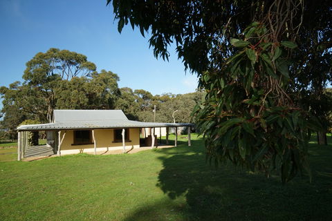 Southern Ocean Retreats - Goondooloo Cottage - Accommodation 4U 0