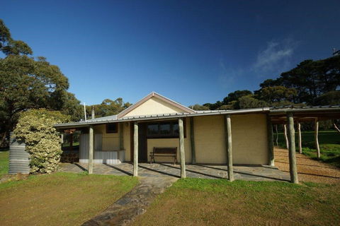 Southern Ocean Retreats - Goondooloo Cottage - Accommodation 4U 1