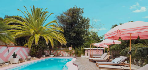 The Med Crescent Head - Accommodation 4U 1