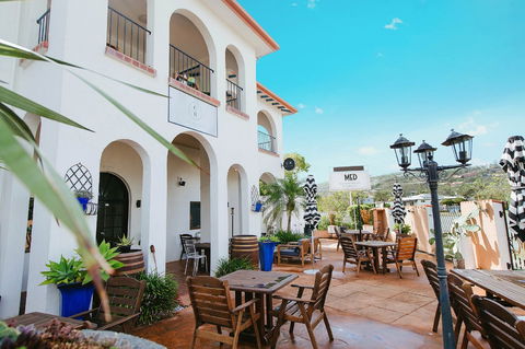 The Med Crescent Head - Accommodation 4U 2