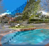 Tudor House - Accommodation 4U