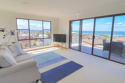 Waves At Caves - Accommodation 4U 0