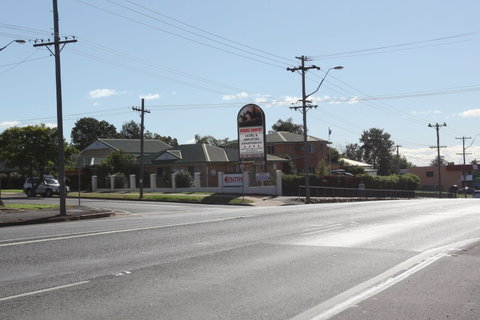 Across Country Motor Inn And Serviced Apartments - Accommodation 4U 0
