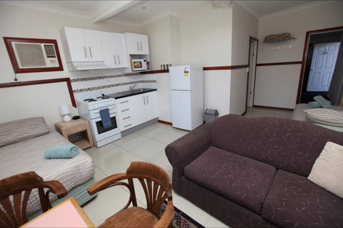 Across Country Motor Inn And Serviced Apartments - Accommodation 4U 1