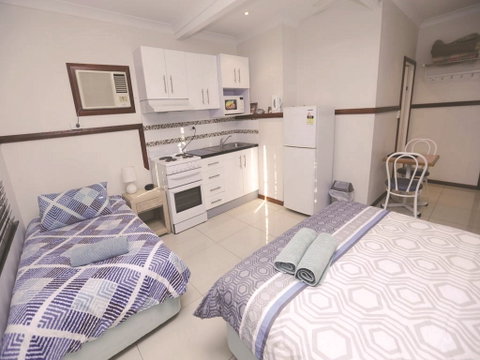 Across Country Motor Inn And Serviced Apartments - Accommodation 4U 3
