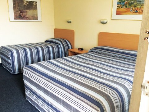 All Seasons Motor Lodge - Open - Accommodation 4U 0