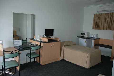 Baileys Motel - Accommodation 4U 3