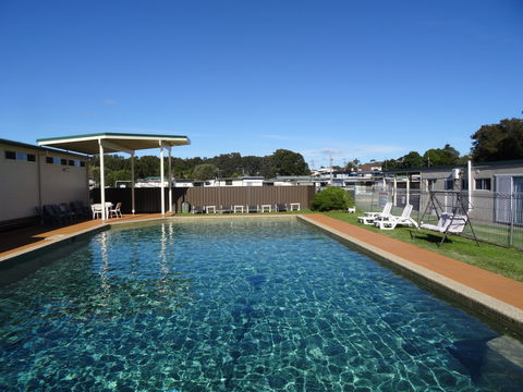 Coral Tree Lodge Tourist Park - Accommodation 4U 1