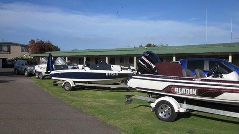 Coral Tree Lodge Tourist Park - Accommodation 4U 2