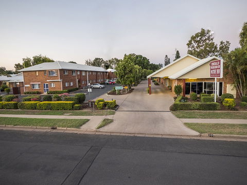 Emerald Maraboon Motor Inn - Accommodation 4U 1