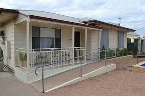Explorers - Accommodation 4U 0