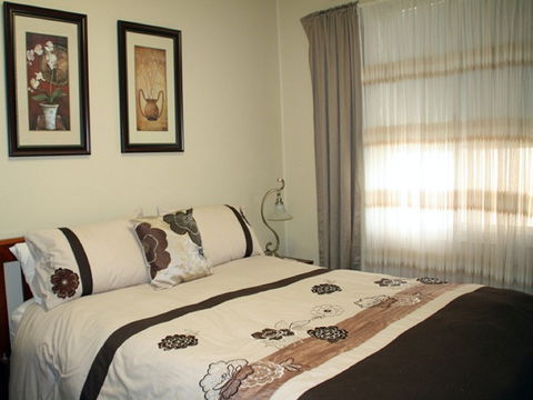 Explorers - Accommodation 4U 5