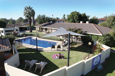 Jacaranda Motel And Holiday Units - Accommodation 4U 0