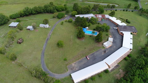 Jacaranda Motor Lodge And Moos Restaurant - Accommodation 4U 0