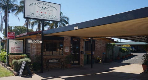 Miles Outback Motel - Accommodation 4U 0