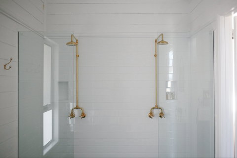 Old White Church Bed And Breakfast - Accommodation 4U 7