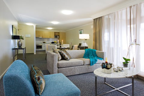 Pacific Suites Canberra - Accommodation 4U 5