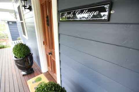 Poets Cottage - Accommodation 4U 1