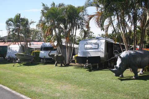 Sarina Palms Caravan Village - Accommodation 4U 2