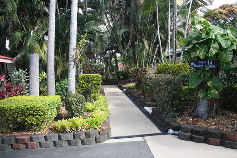 Sarina Palms Caravan Village - Accommodation 4U 5