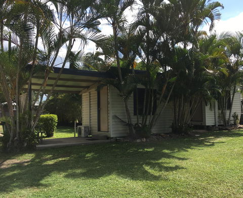 Sarina Palms Caravan Village - Accommodation 4U 8