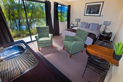 Shingles Riverside Cottages - The - Accommodation 4U 4