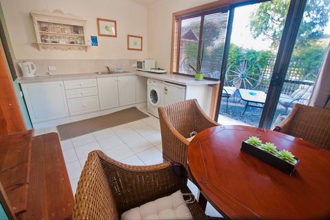 Shingles Riverside Cottages - The - Accommodation 4U 5