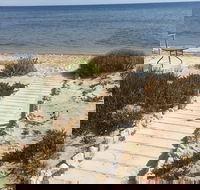 Sittin on the Beach - Accommodation 4U