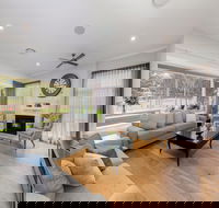 The Grey House - Accommodation 4U